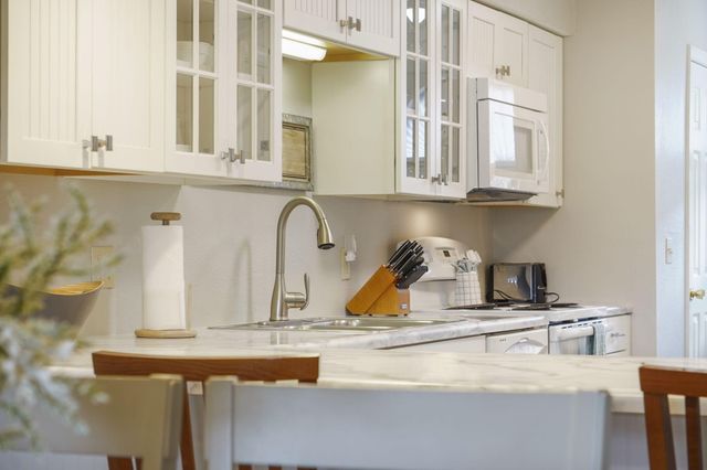 350 S Wildwood Drive S E6, Branson, MO 65616