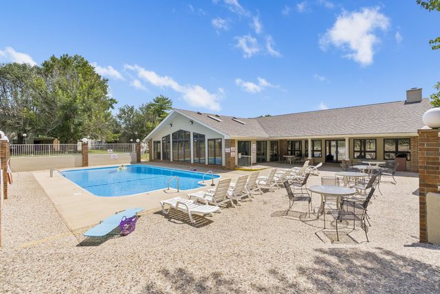 350 S Wildwood Drive S E6, Branson, MO 65616