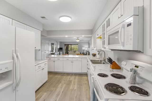 350 S Wildwood Drive S E6, Branson, MO 65616