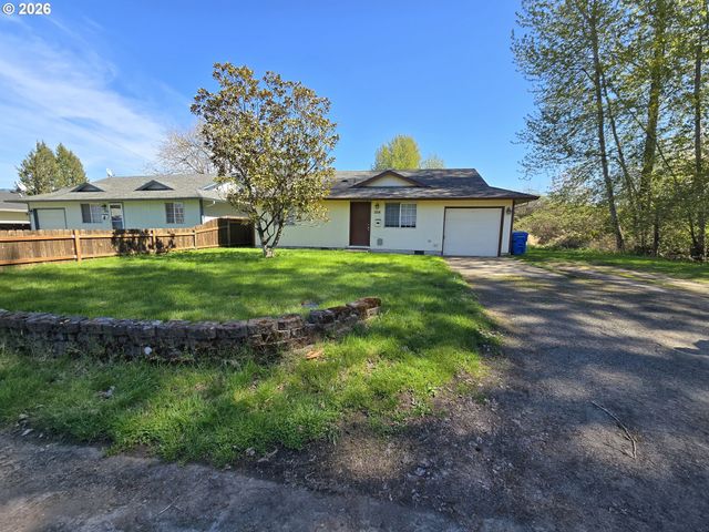 1108 S 11TH Ave, Kelso, WA 98626