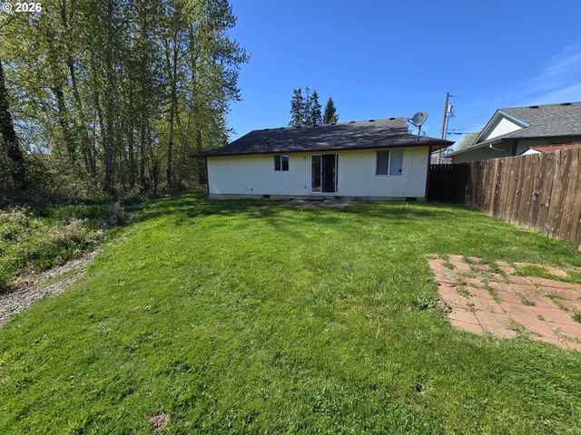 1108 S 11TH Ave, Kelso, WA 98626