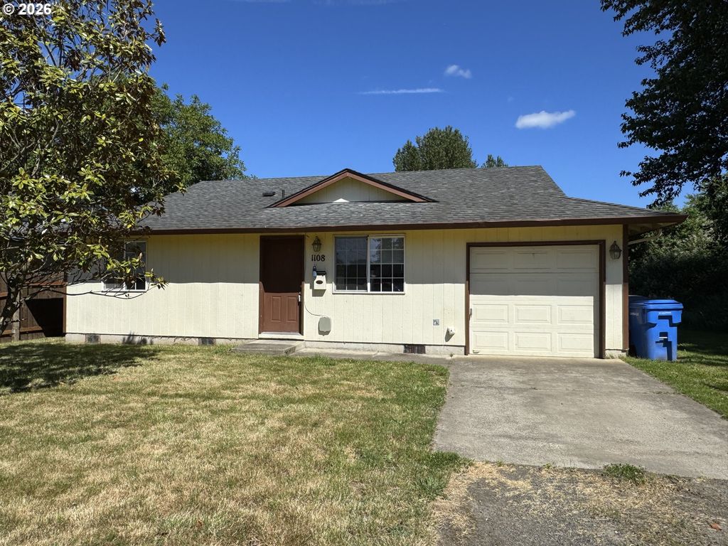 1108 S 11TH Ave, Kelso, WA 98626
