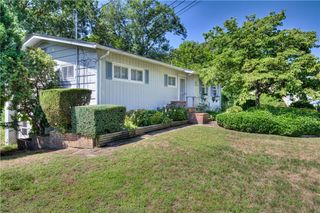 16 Superior Street, Warwick, RI 02886