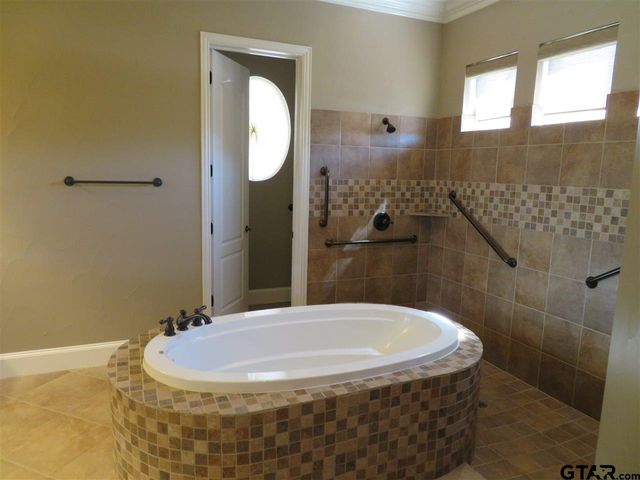 954 La Vista Drive, Tyler, TX 75703