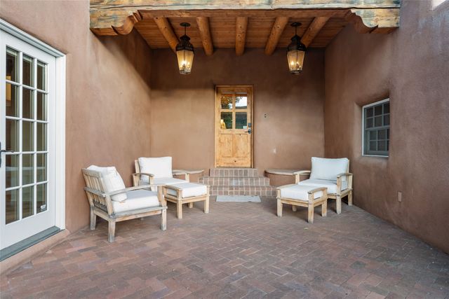 1523 Upper Canyon Road, Santa Fe, NM 87501