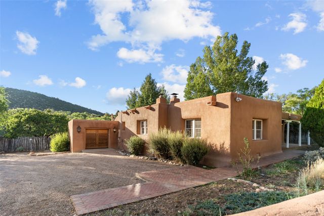 1523 Upper Canyon Road, Santa Fe, NM 87501