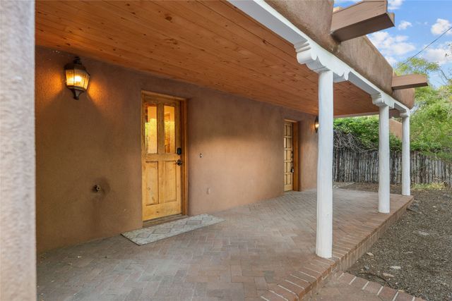 1523 Upper Canyon Road, Santa Fe, NM 87501