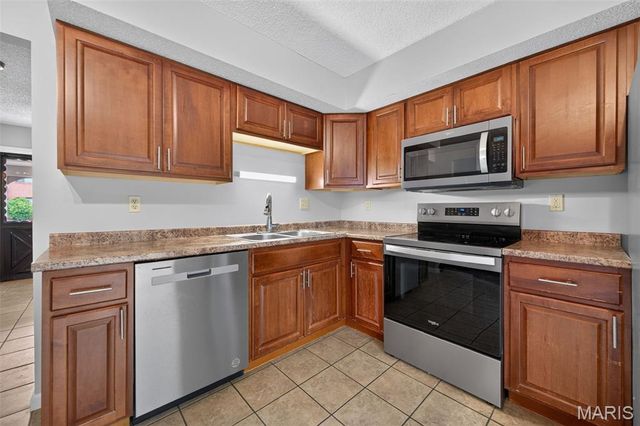 2358 Hidden Meadow Lane, Ballwin, MO 63021