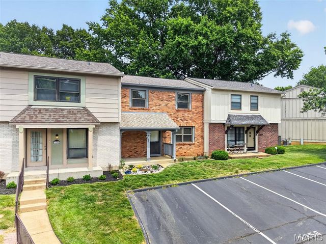 2358 Hidden Meadow Lane, Ballwin, MO 63021