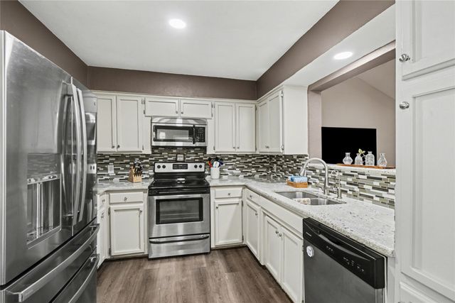 2805 Autumn Drive, Hurst, TX 76054