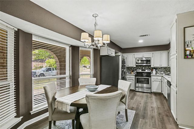 2805 Autumn Drive, Hurst, TX 76054