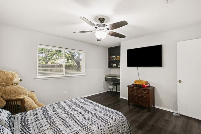 2805 Autumn Drive, Hurst, TX 76054