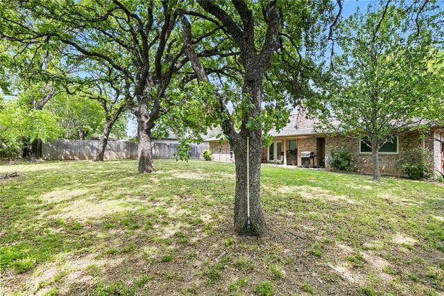 2805 Autumn Drive, Hurst, TX 76054