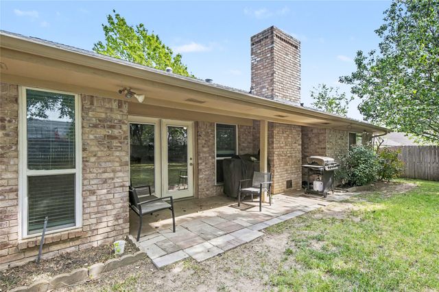 2805 Autumn Drive, Hurst, TX 76054