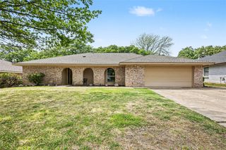 2805 Autumn Drive, Hurst, TX 76054