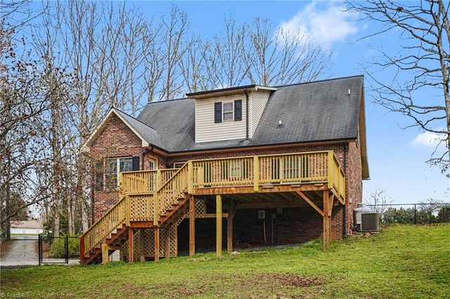 3301 Deal Mill Road, Hudson, NC 28638