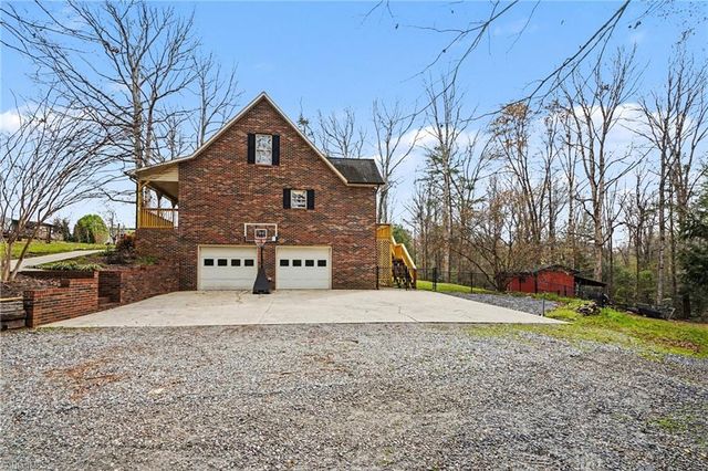 3301 Deal Mill Road, Hudson, NC 28638