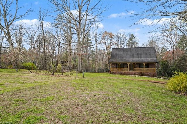 3301 Deal Mill Road, Hudson, NC 28638