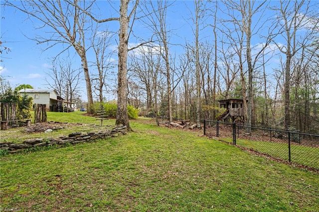 3301 Deal Mill Road, Hudson, NC 28638
