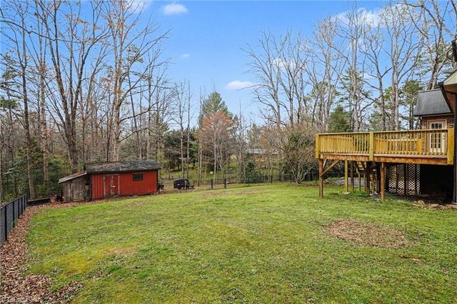 3301 Deal Mill Road, Hudson, NC 28638