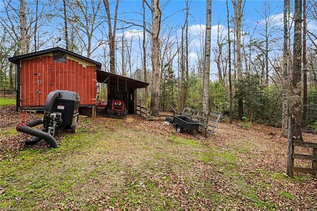 3301 Deal Mill Road, Hudson, NC 28638