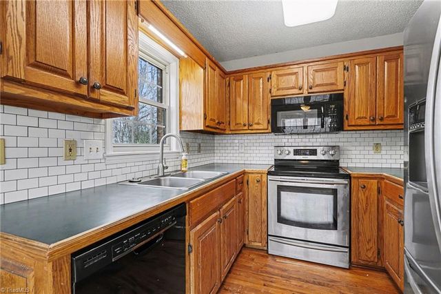 3301 Deal Mill Road, Hudson, NC 28638