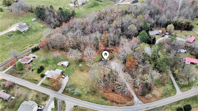 3301 Deal Mill Road, Hudson, NC 28638