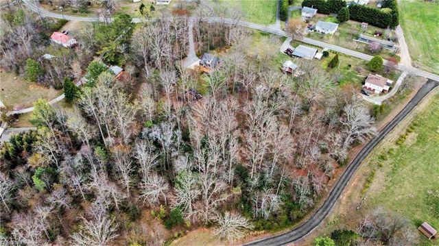 3301 Deal Mill Road, Hudson, NC 28638