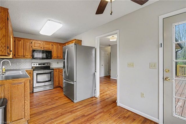 3301 Deal Mill Road, Hudson, NC 28638
