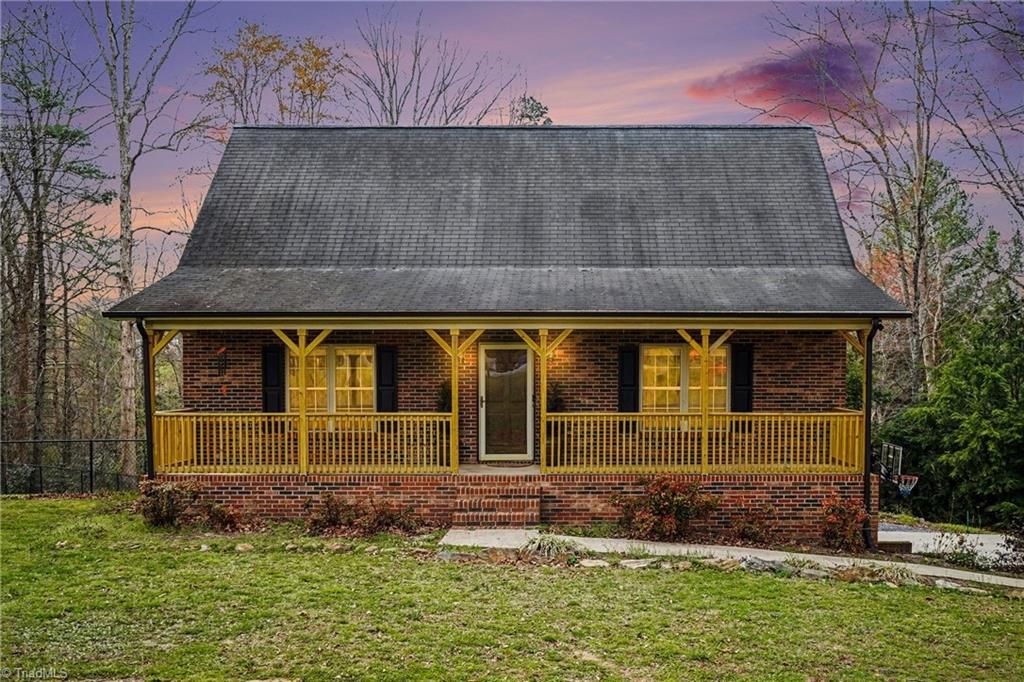 3301 Deal Mill Road, Hudson, NC 28638