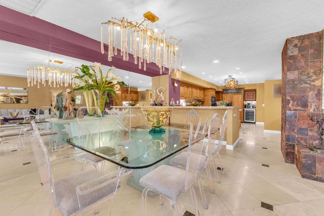 216 W Kavenish Drive, Rancho Mirage, CA 92270