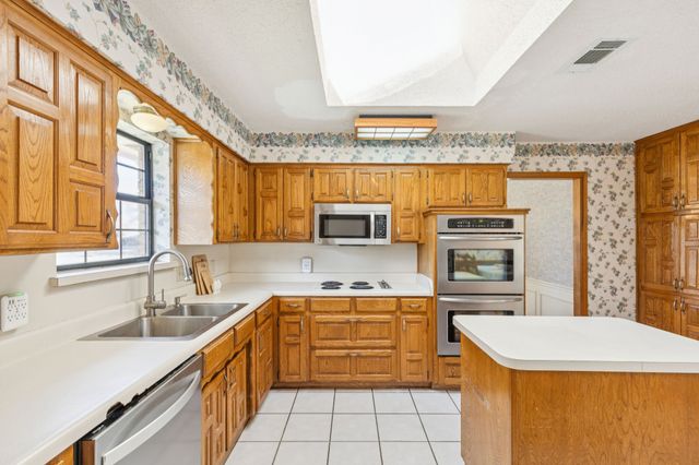 1261 Emerald, Southlake, TX 76092