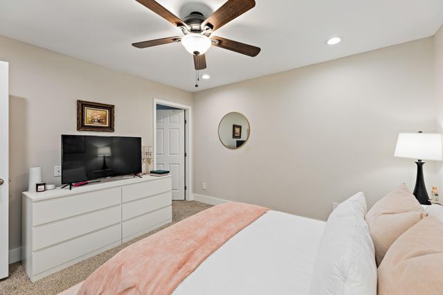 935 La Posada DR 128, Austin, TX 78752