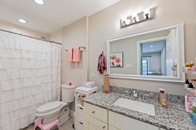 935 La Posada DR 128, Austin, TX 78752