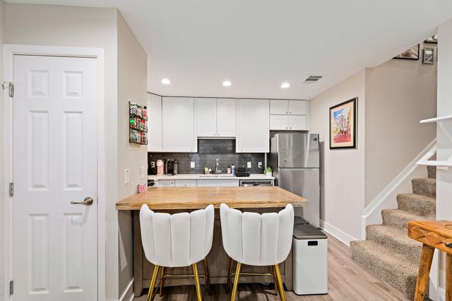 935 La Posada DR 128, Austin, TX 78752