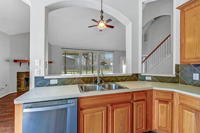 715 Westwood North Drive, Magnolia, TX 77354