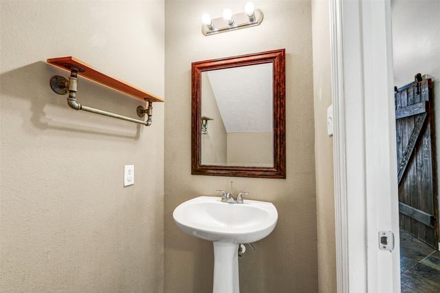 715 Westwood North Drive, Magnolia, TX 77354