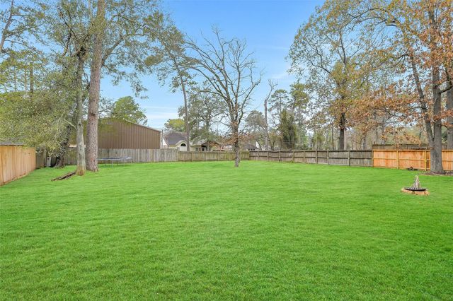 715 Westwood North Drive, Magnolia, TX 77354