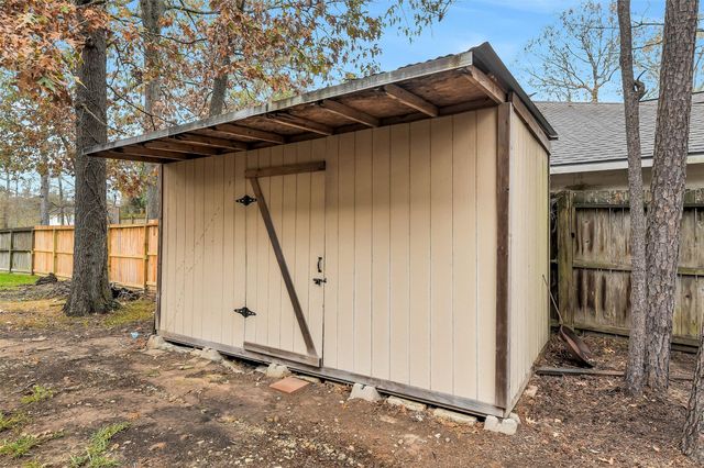 715 Westwood North Drive, Magnolia, TX 77354