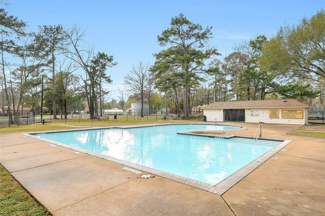 715 Westwood North Drive, Magnolia, TX 77354