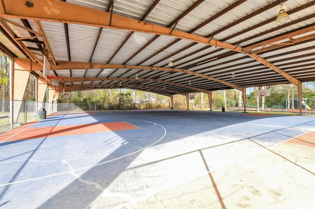 715 Westwood North Drive, Magnolia, TX 77354