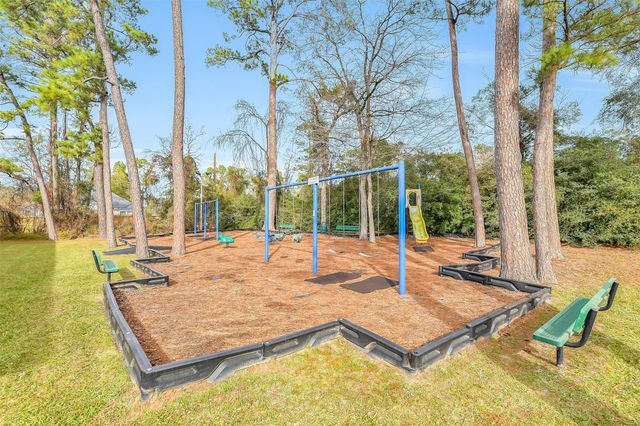 715 Westwood North Drive, Magnolia, TX 77354