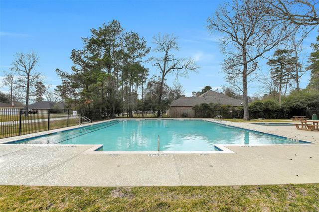 715 Westwood North Drive, Magnolia, TX 77354