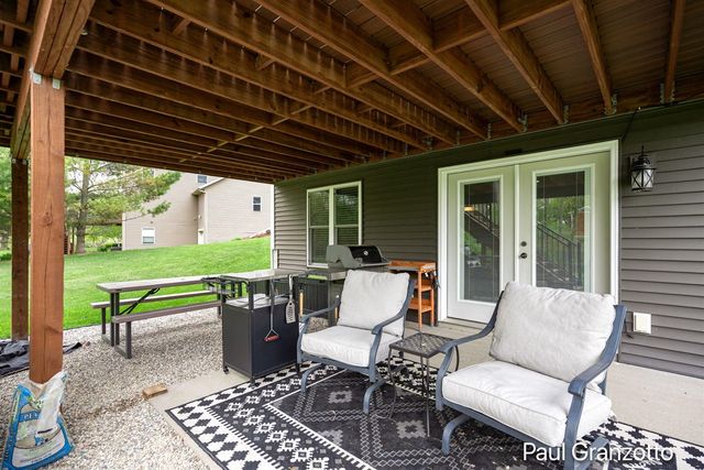 2480 Cedar West Drive, Jenison, MI 49428