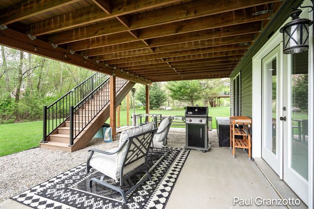 2480 Cedar West Drive, Jenison, MI 49428