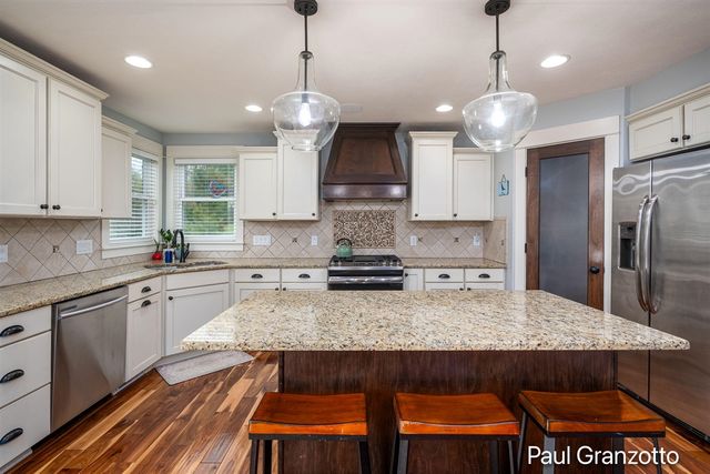 2480 Cedar West Drive, Jenison, MI 49428