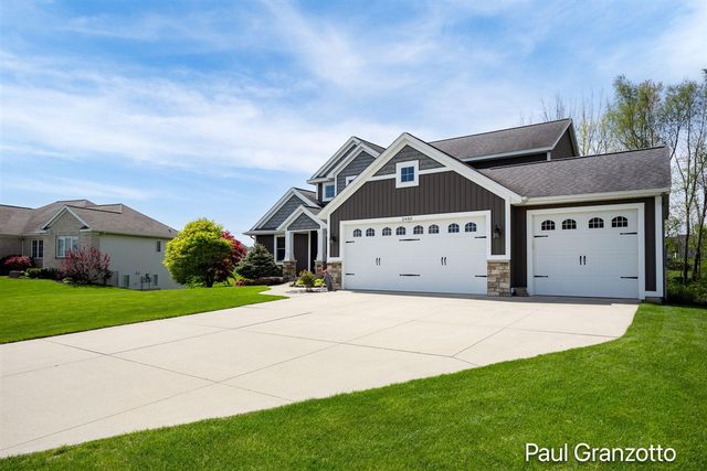 2480 Cedar West Drive, Jenison, MI 49428