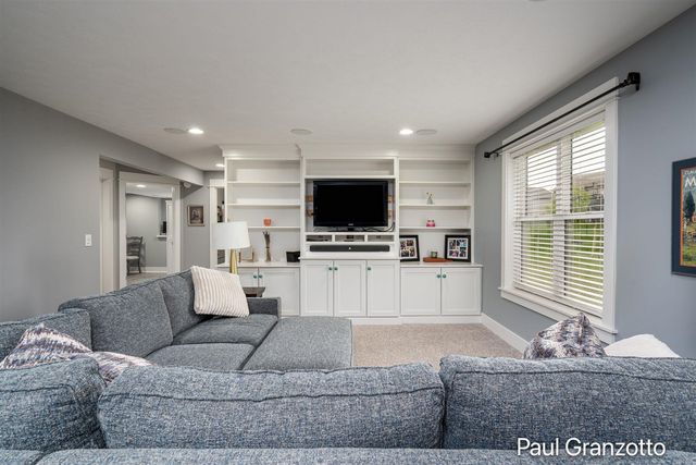 2480 Cedar West Drive, Jenison, MI 49428