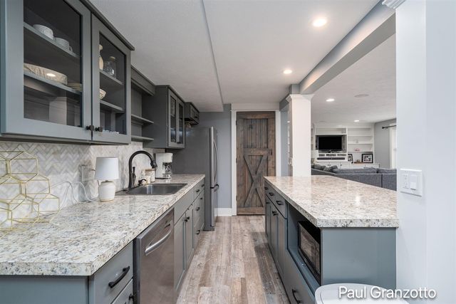 2480 Cedar West Drive, Jenison, MI 49428