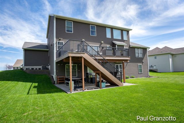 2480 Cedar West Drive, Jenison, MI 49428